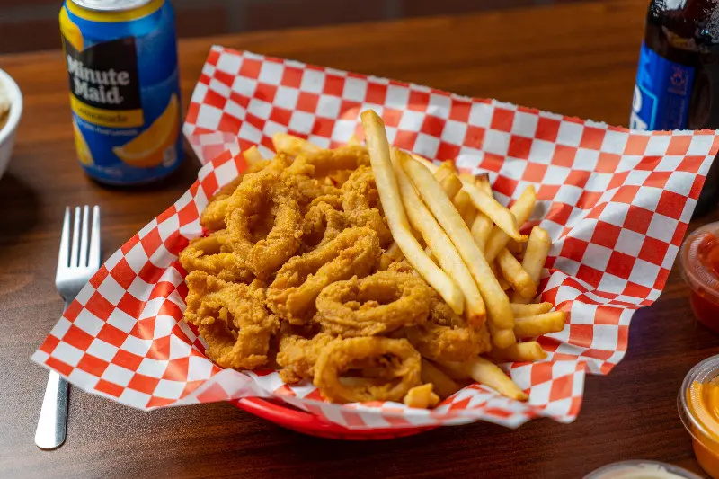 Fried_Calamari_W_Fries